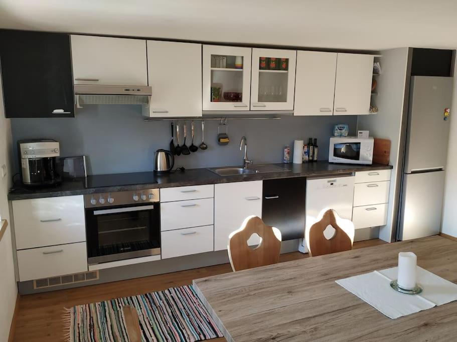 Upcycling Appartement Fischl - Nachhaltig Und Kreativ Wohnen Fuer Gross Und Klein Jenbach Zewnętrze zdjęcie
